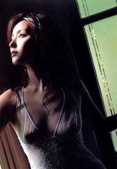  眞野裕子濡れ場やヘアヌード画像1
